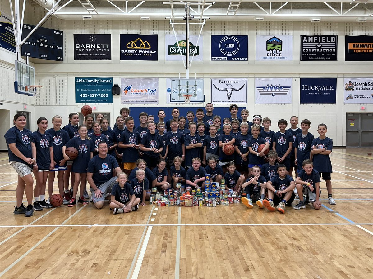 collinsworth55's tweet photo. Had such a great time at our @DefensiveLove camp in Alberta Canada at Magrath High School. Thanks coach @csteed for setting this up! Can’t wait for next year! https://t.co/RObK7Obz0H