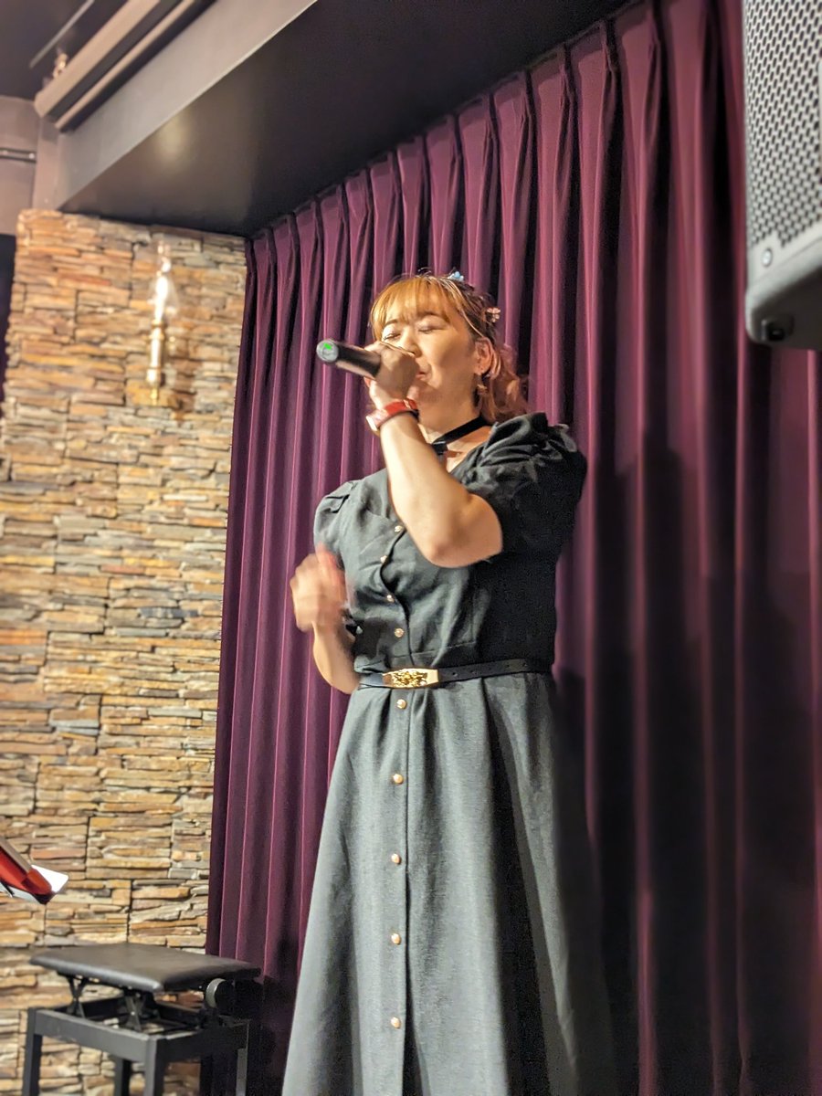 kisekinomaho's tweet photo. 昨晩の #大井町 E-LOUNGE(#イーラウンジ)にて、#神楽まち さん #熊谷英雄 さんのミュージカルイベントとっても良かったです✨
E-LOUNGEさんの音響も照明もまた素晴らしいので迫力が半端ない💥
お客様みんな聴き入ってました👂
#elounge
#cafeandbar
#entertainmentbar https://t.co/43qnInCaHm