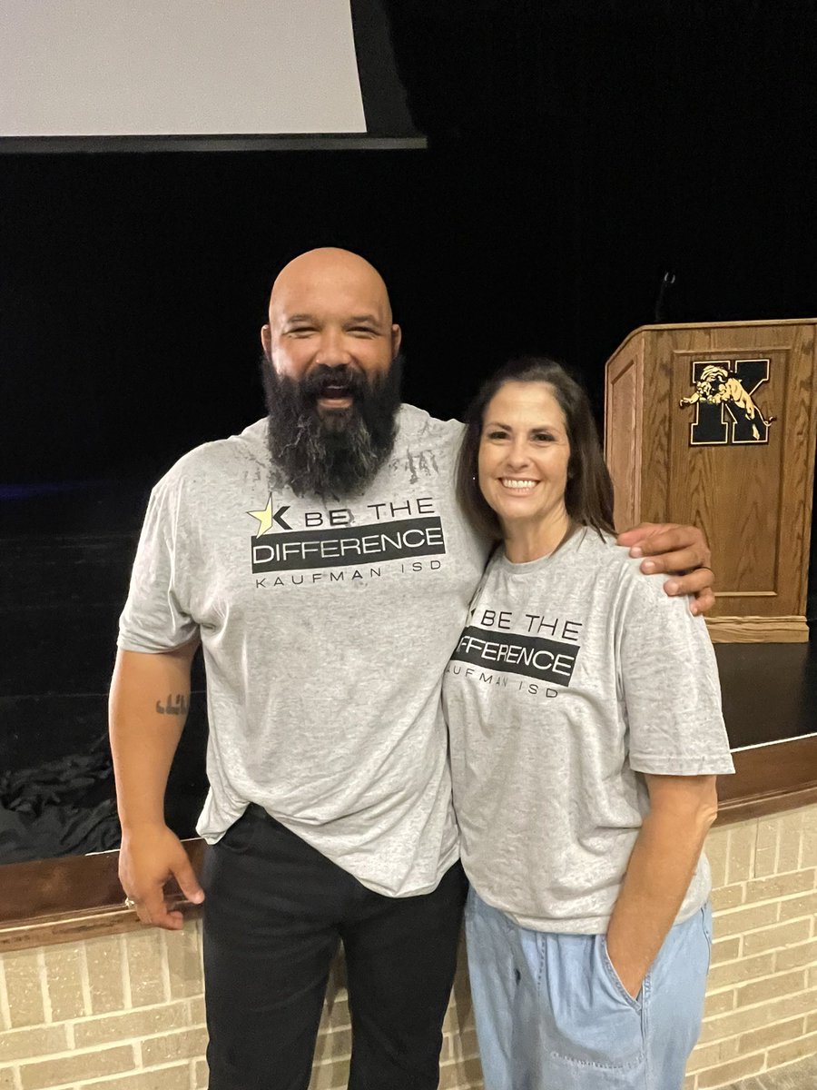RunInSuchaWay's tweet photo. Loved listening to Big Mack speak at convocation. Always lots to take home. @MackeySpeaks @2Wordstv 

#Committed 
#BeTheDifference
#OPNormanLoudAndProud https://t.co/qkictLD4wJ