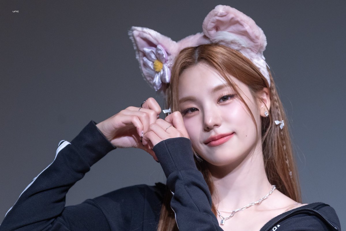 230806 팬사인회

#ITZY #YEJI
#있지 #예지