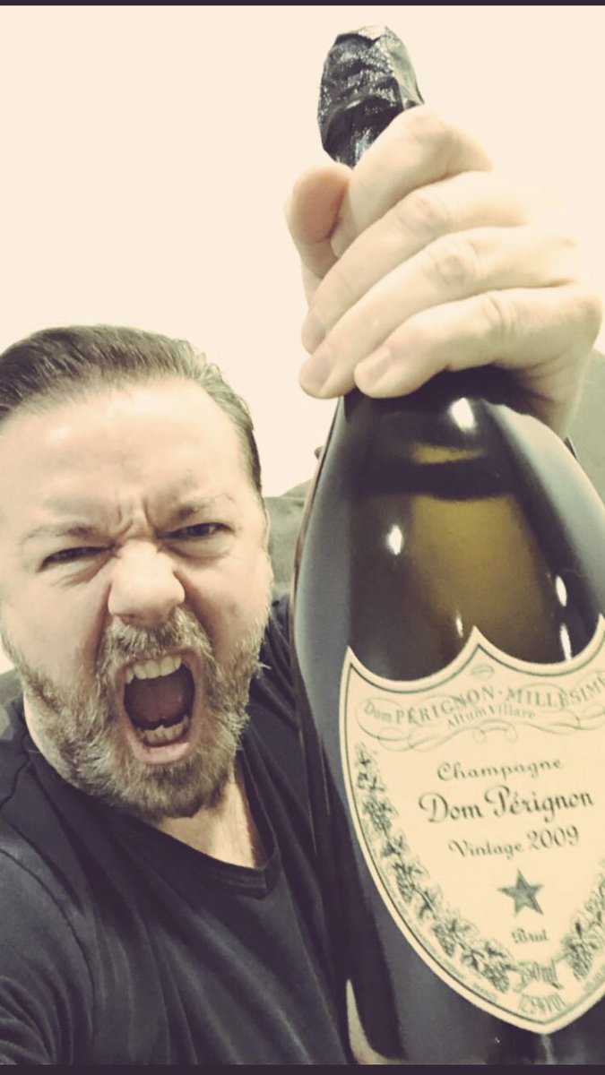 rickygervais's tweet photo. I’m a very lucky man. I think I found the only 15,000 Canadians in the country willing to laugh at terrible things. 😂 We’re all going to Hell together ❤️ #Armageddon @ScotiabankArena Cheers! https://t.co/Ms1oev4Wb8