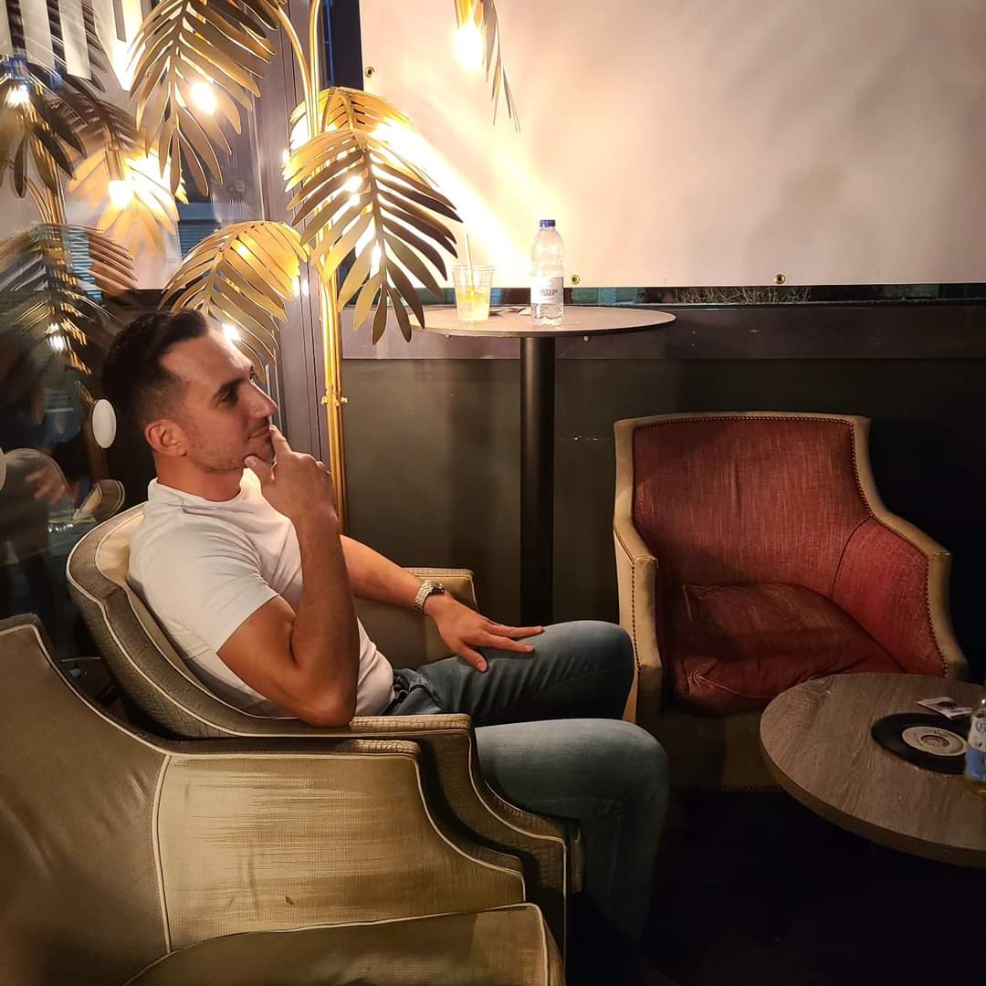 LorenzoProducer's tweet photo. Definitely not trying to pose...
#producer #songwriter #notamodel https://t.co/u8rPCOSqOk