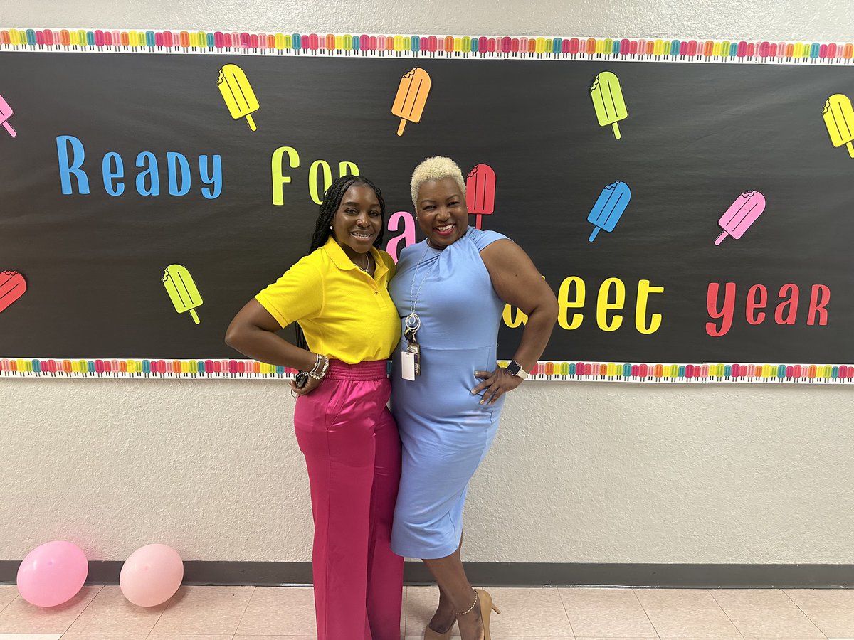 Thanks for your support <a href="/DrMcTierEDU/">Dr. McTier</a> This will be a great year! ❤️🥳🥳 <a href="/BGEeagles/">Belle Glade El</a> <a href="/GladesRegion/">The Glades Region</a> 1st Day SY24