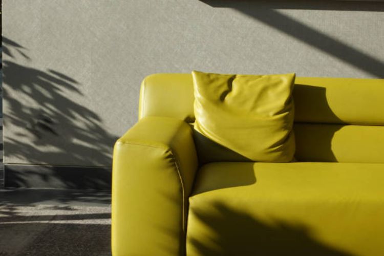 Want to know how to choose the pillows or throw pillows for a sectional sofa? This post guides you in choosing and styling pillows for sectional.
Read For FREE: thefurnituring.com/choose-pillows…