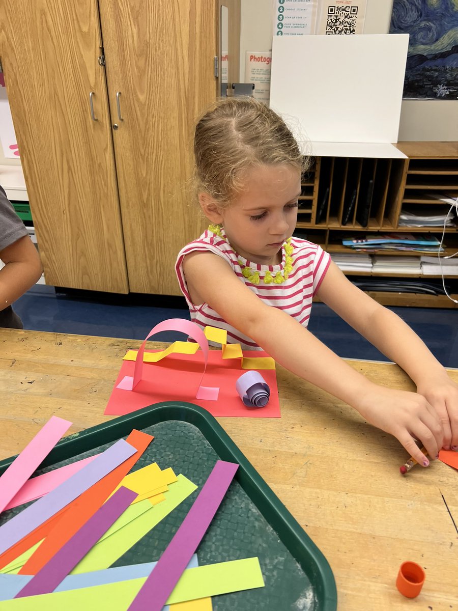 MsRannalsArt's tweet photo. K is learning about texture and shape inspired by Noguchi’s Playscape in Piedmont Park! I always love their creativity with this project 🛝 #apsarts #SPARKle #beSPARK @drjtoney @sarapruett5 @APS_SPARK @erickson_sarah_ https://t.co/UWUppxtOLo