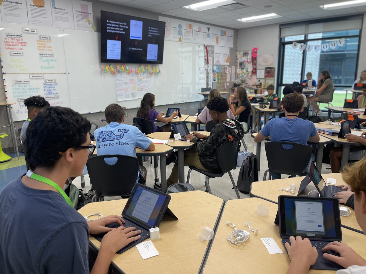LakesideMS_Lex1's tweet photo. Thanks to the hard work of many different groups of people, both in our building and across the district, the iPad rollout at Lakeside today was a huge success. https://t.co/hTm3J9SK1M