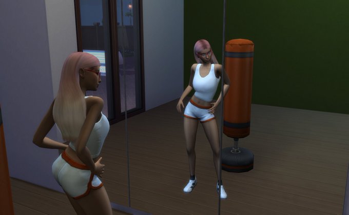 Playtime at the gym 💦👅👅🐱 https://t.co/ejVZvEi2fd