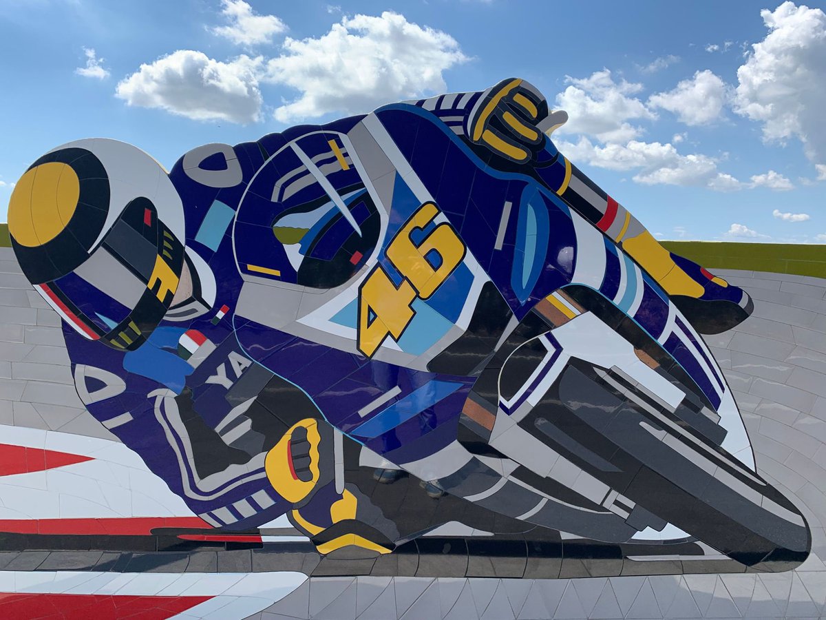 hardrockhm's tweet photo. Oggi@a #tavullia, a casa di @valeyellow46 #valentinorossi #vr46 @vr46racingteam #ducati #soloducati #motogp #marche #vr46fans🇮🇹👍🏻💪🏻✌🏻🔝🏁🏍 https://t.co/Nrcc9vUpoi