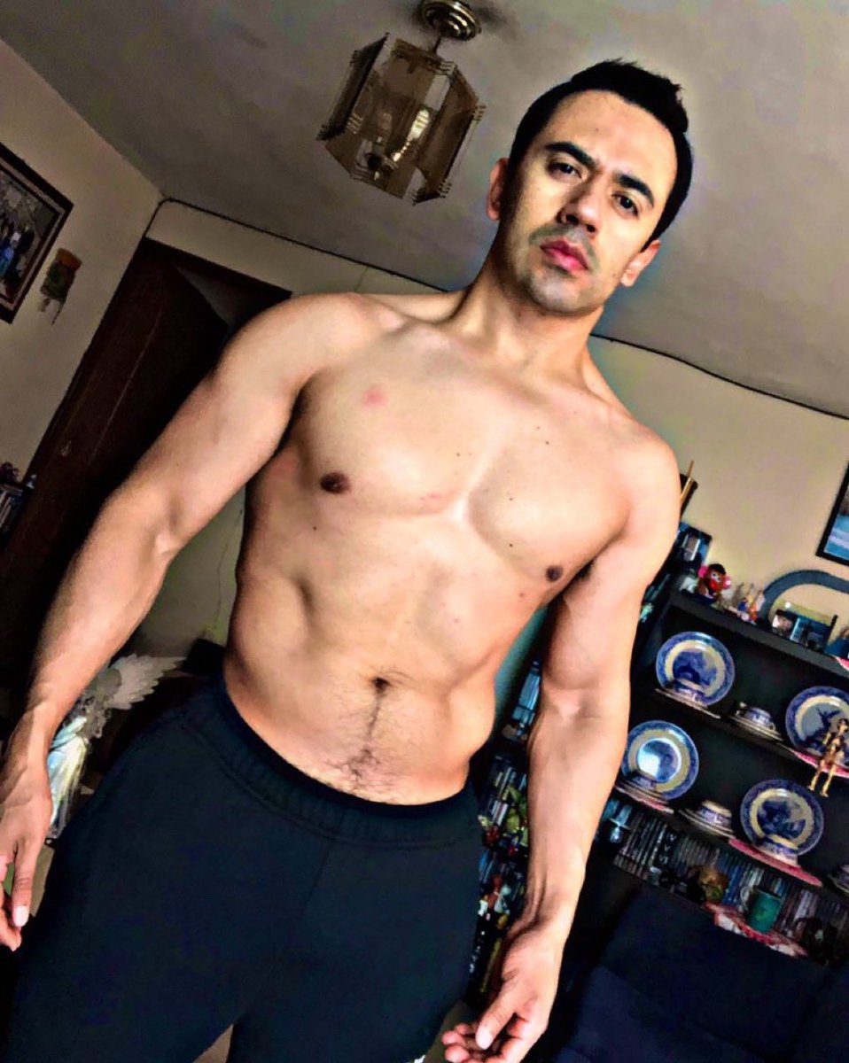 vgym28's tweet photo. Alguien que quiera ser mi #Gymbro 🙇🏻 https://t.co/V6RVXHTao9