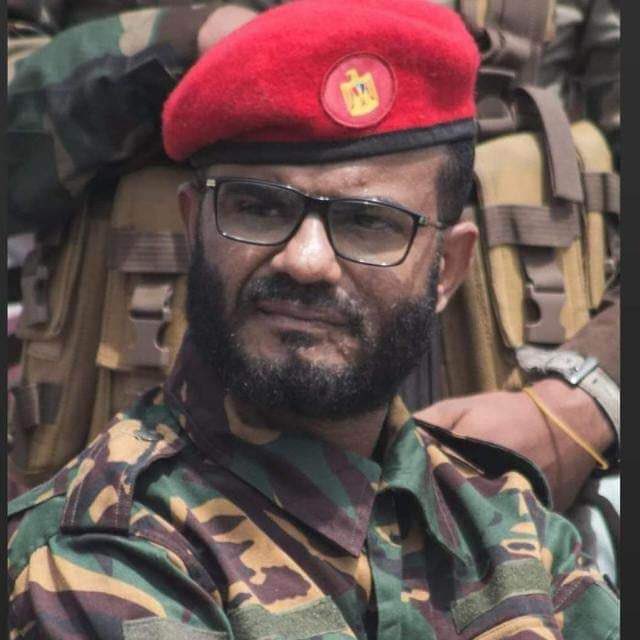 اغتالتة ايادي الغدر رالخيانه ايادي الارهاب وداعش وتتظمات الاخوان في الجنوب ابين لماذا الارهاب والشيعه تختار قتل اهل السنة وتحاول اسكات الحق ونشر الردة والتطرف في ارض العرب. ومن الداعم لهم  الله يرحمه ويغفر له