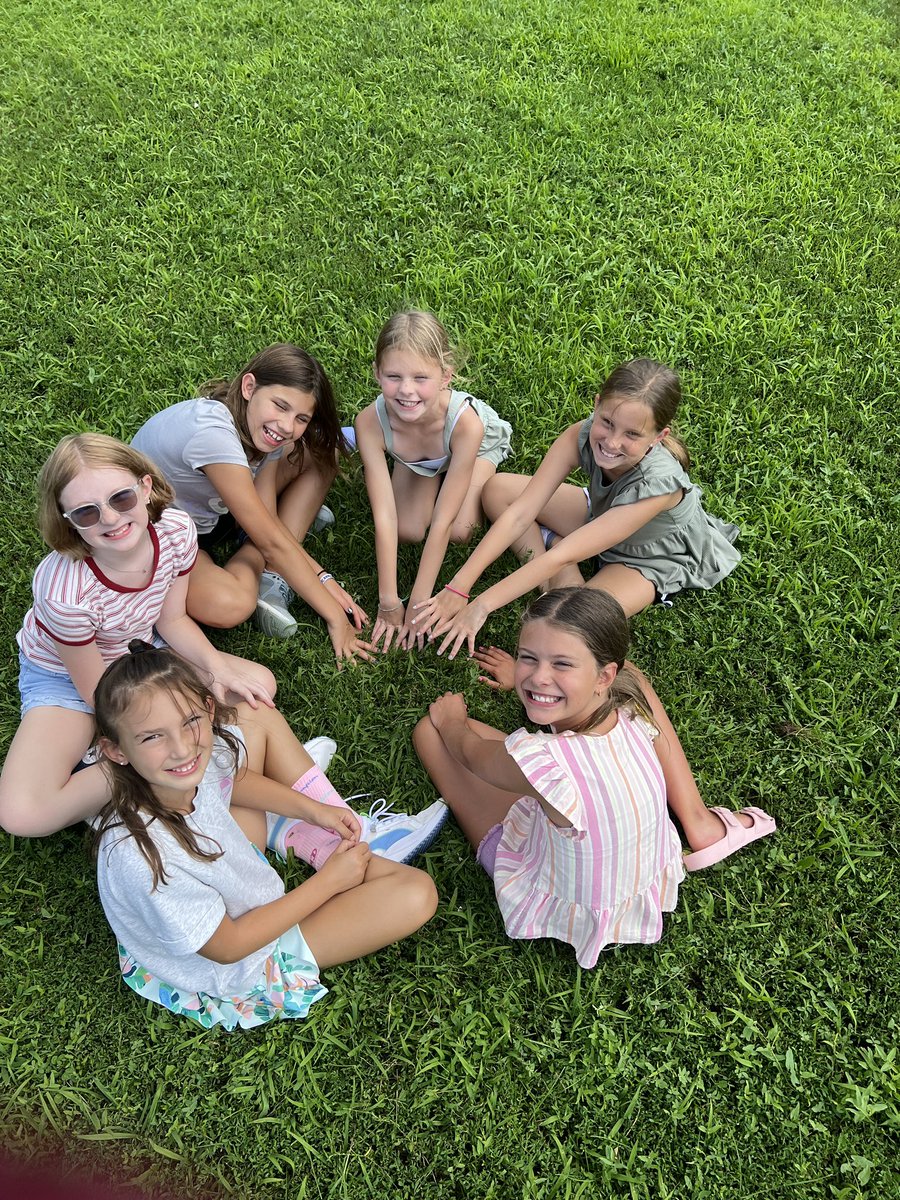 McAlexander5th's tweet photo. Happy first day of 5th grade! @MPS_Morton https://t.co/LQNHQfLq8K