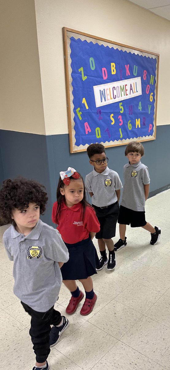 CSUSA_MLs's tweet photo. Great first day of school @LionsGoldenrod and Renaissance Academy of Arts and Sciences! #csusaproud @CSUSAhq @drdchristiansen @EddieRuiz531 https://t.co/mxZLySkCVC