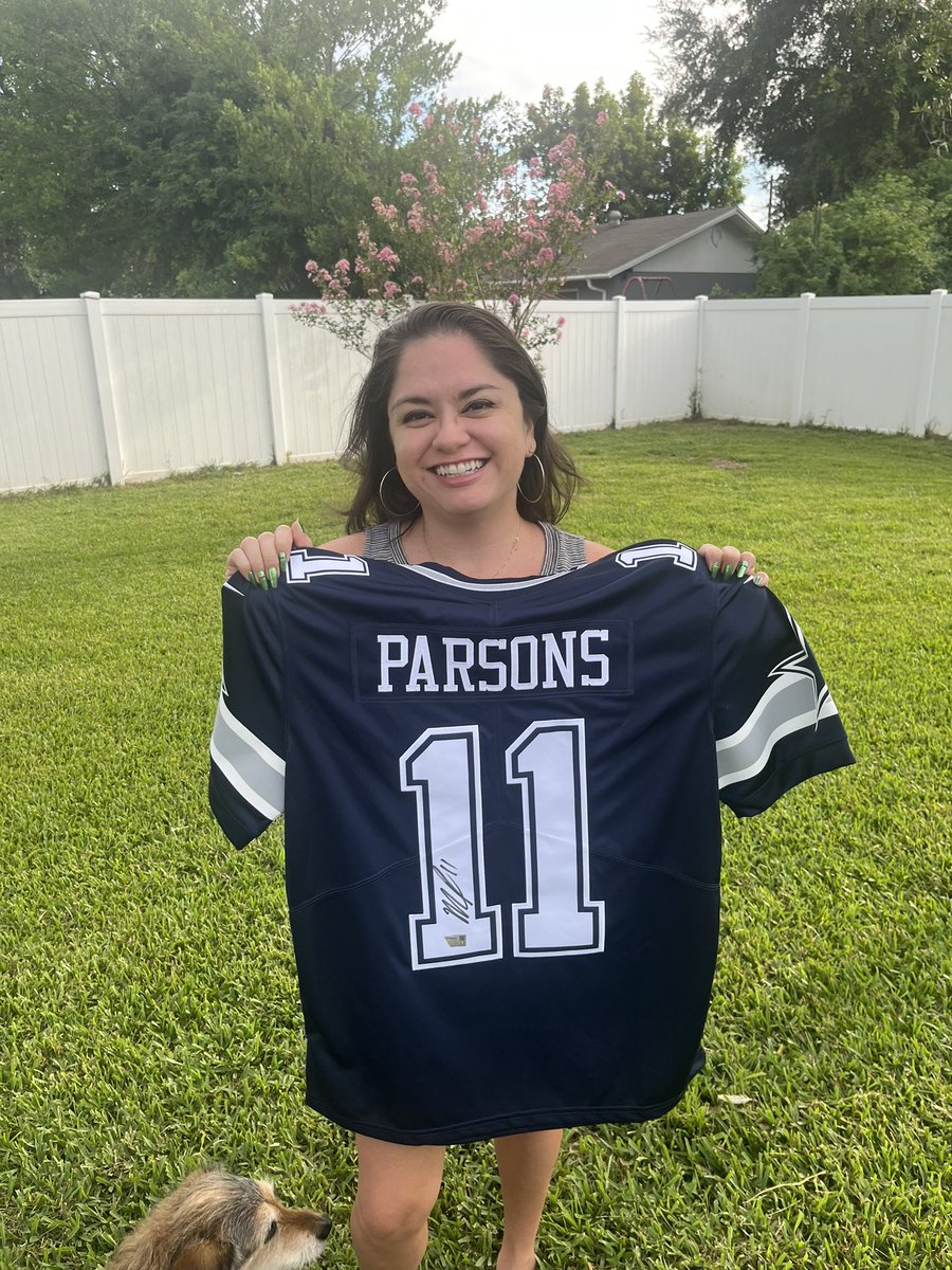 rlmarti88's tweet photo. My fiancé surprised me with the most amazing gift! Yes- I needed a photo shoot before we frame it. @dallascowboys @MicahhParsons11 So ready for this season! #DallasCowboys https://t.co/c6ViObPH2h