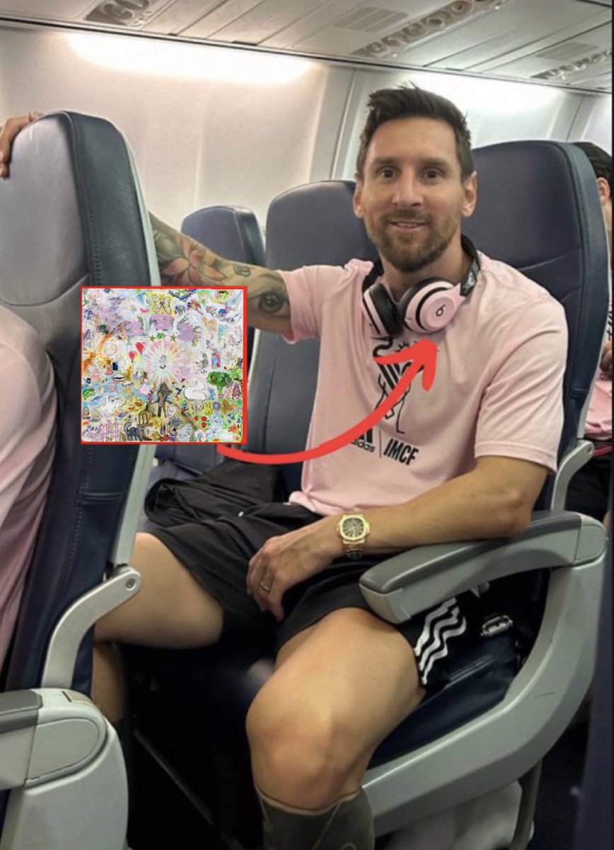 aphextwunkk's tweet photo. messi listening to peak music https://t.co/F6VtnNGB7Z