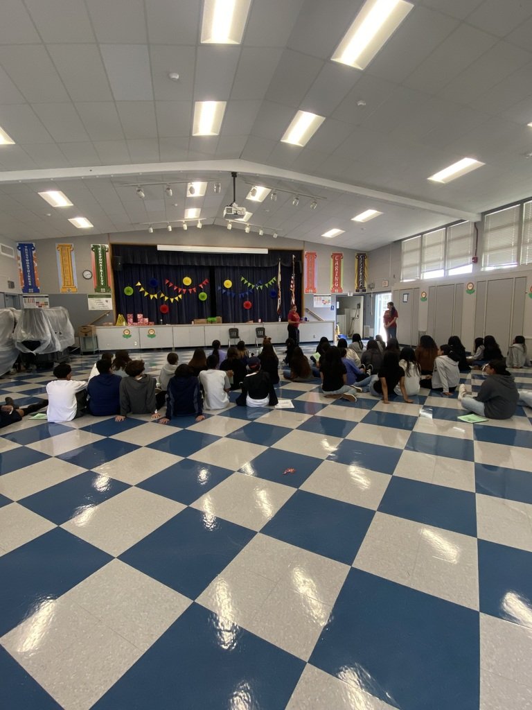 EOGreenHornets's tweet photo. Hornet Hive Update:  1st day of 8th Grade WEB Leader training was a success!  Day 2 is tomorrow!  #greenjhs @EOGreenHornets #hesdpride @HuenemeElemSD https://t.co/3ET76PGDiD