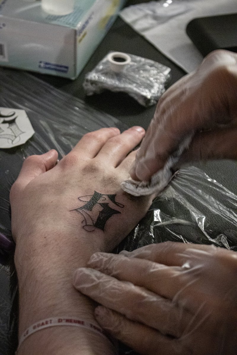 lino_Vateur's tweet photo. Photo shoot d’une ptite session tattoo
#flashtatt
Et si @JosmanOG passe par là mdrrr faut qu’il ouvre bien les yeux 👁️👁️✨ https://t.co/68ENraufWM