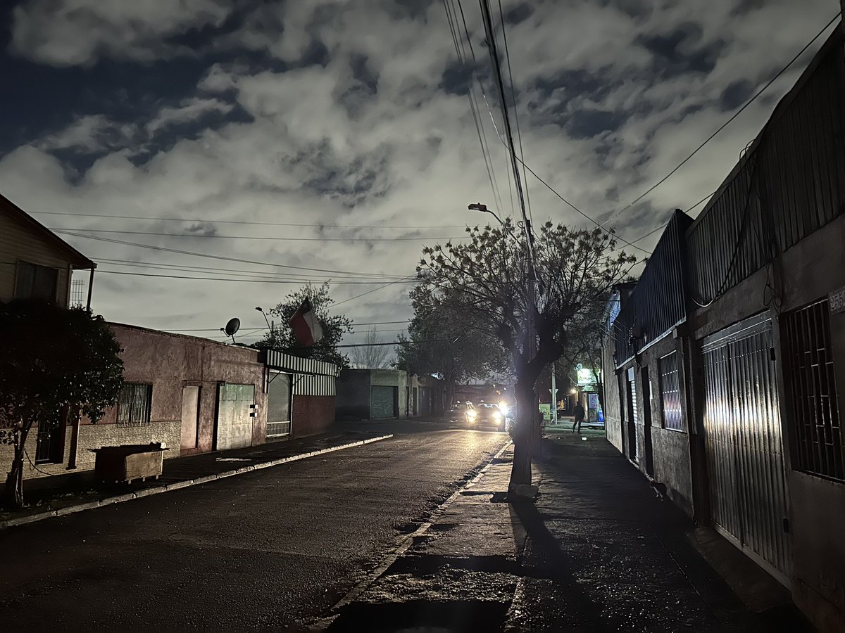 ligonsan's tweet photo. Atención @PACmunicipio @luisastudillop NUEVAMENTE SIN LUZ sector El Camelo entre Pizarro y Nueva España, 6 a 8 cuadras en total. Favor su ayuda urgente para proteger la seguridad de los vecinos. Gracias https://t.co/OsRccConSY