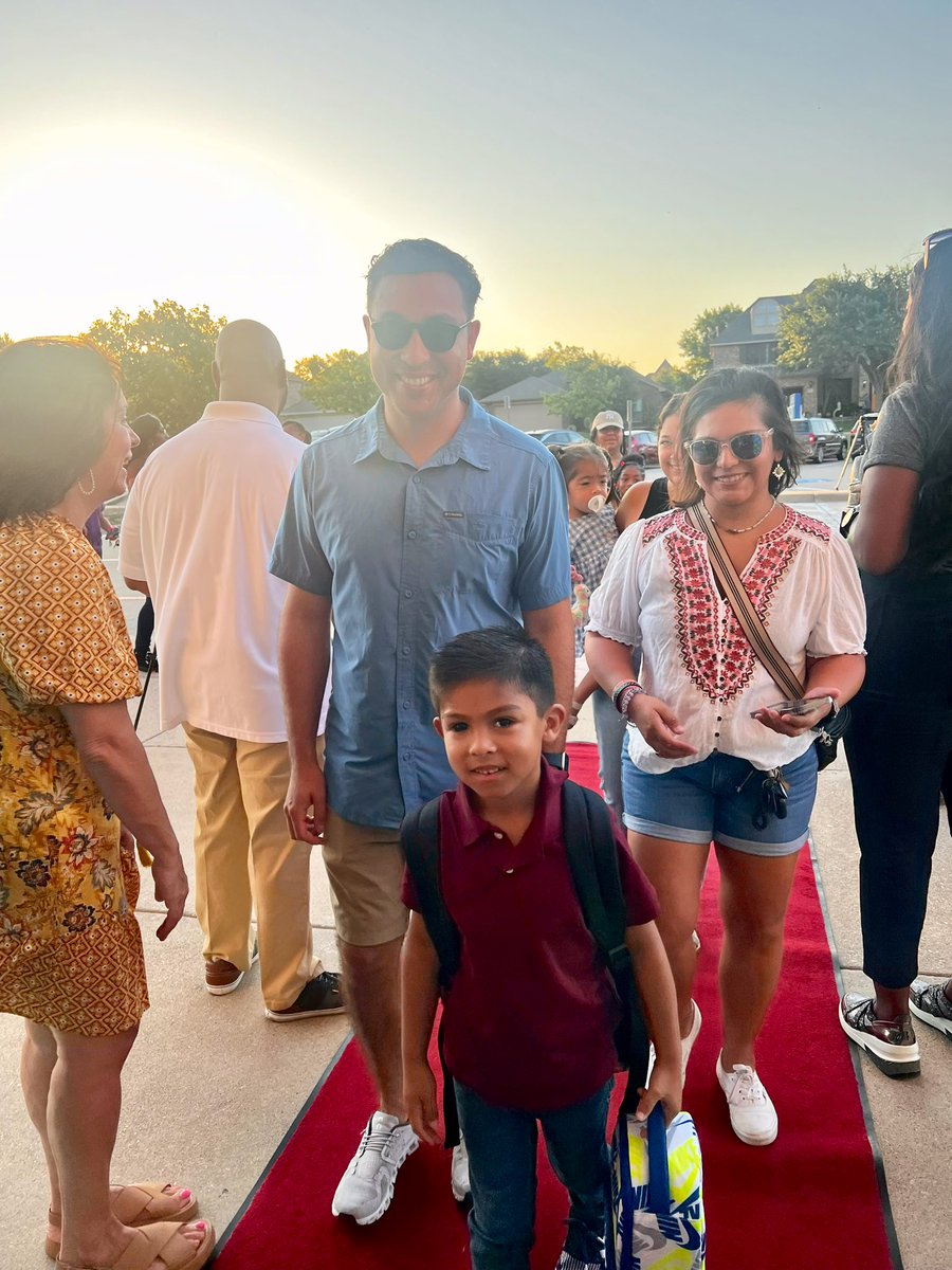 SueCrouchElem's tweet photo. #CrowleyFirstDay23 https://t.co/xXUklQ3j2G