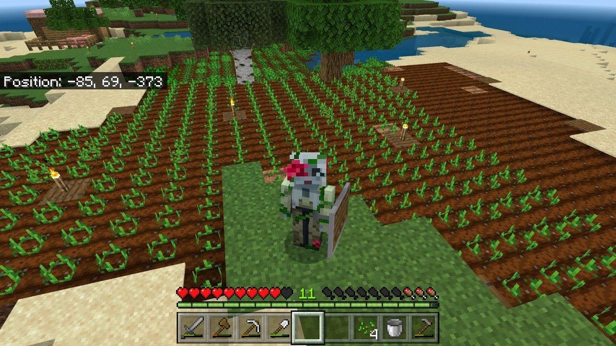 Giggles_Ow's tweet photo. HUGEEE farm #Minecraft #NintendoSwitch https://t.co/1SK98BLI1L
