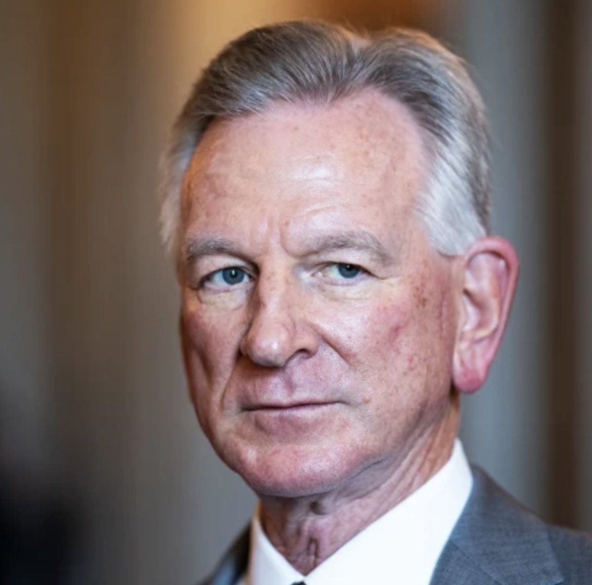 🚨 BREAKING: Property records suggest Alabama Senator Tommy Tuberville actually lives in Florida. 

He may have also committed a felony. 

According to the senator's office, Tuberville “lives” in Auburn, Alabama in a house owned by his wife and son. 

However, campaign finance