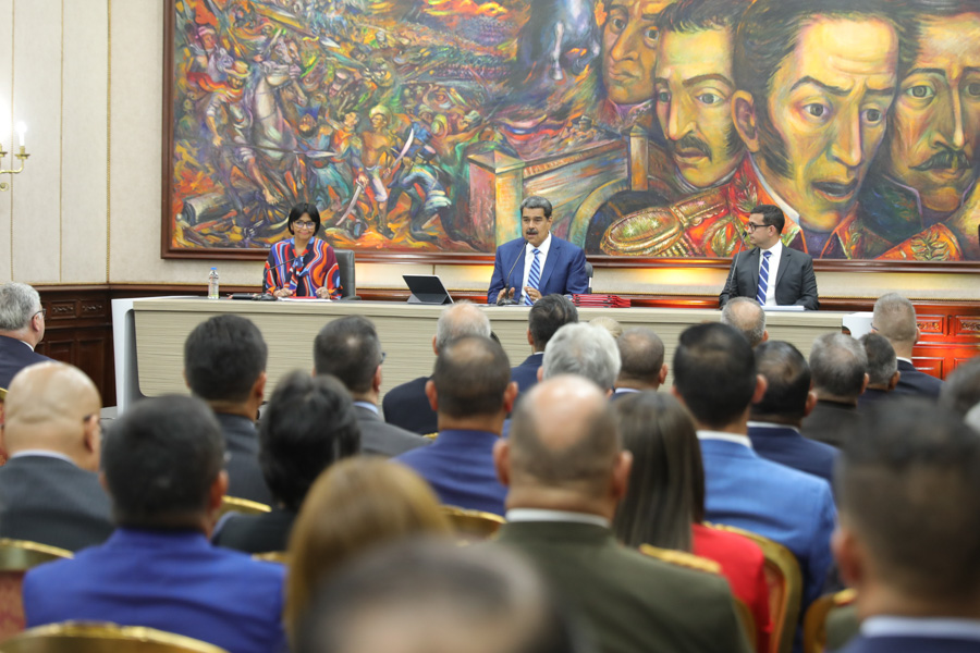 minecofinanzas's tweet photo. #LoDijo || @NicolasMaduro: La #ZZE de #LaGuaira, firmado, aprobado y refrendado. Y nombro como autoridad única de estas #ZEE al Ldo. Marcos Leonardo Meléndez Mata.
#10Ago https://t.co/qOdF84WYNO