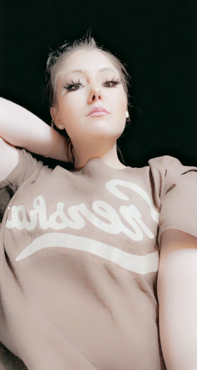 StraitDropSnow's tweet image. Bow down to your queen 👸 

⛓️
Femdom Findom walletrinse moneydrain finslave relapse brattydomme brat femaledomme  assworship assfetish ignoresession