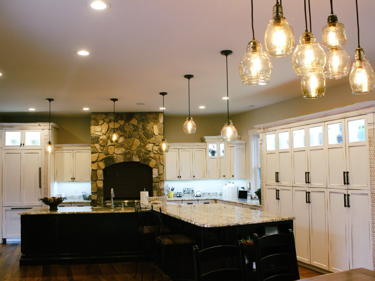graniteandstone's tweet photo. This favorite from eight(!) years ago showcases an incredible L-shaped shaped surface that perfectly complements the stunning cabinetry and hearth-style range.

Schedule a free consultation and take a step towards your next favorite memory 👉 https://t.co/6rPMpO4AWw https://t.co/nme8TZTRPB