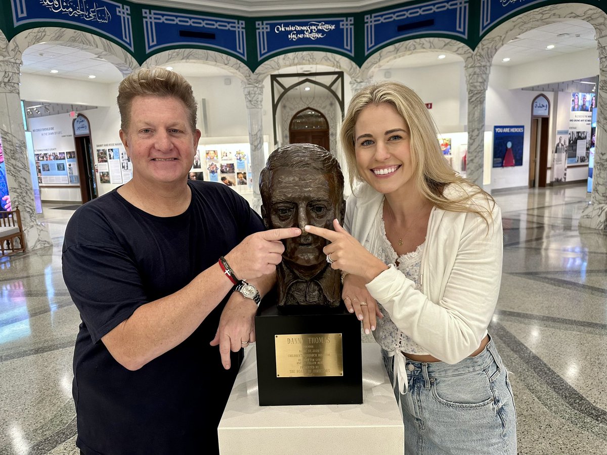 Jillian Cardarelli and I had The honor of rubbing the man and the gift Danny Thomas’s nose.! 👃🏻It was an honor to share the day with U and Brian and meet ya mommas! My wish is to do it again soon!