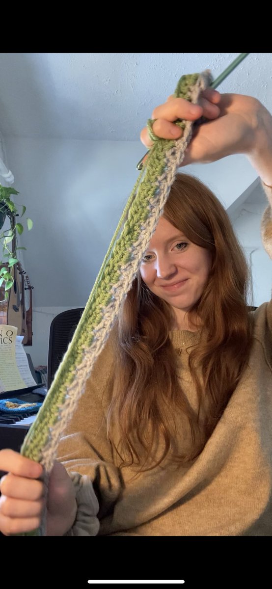 kyrasversion's tweet image. i started this blanket on the first night of #TSTheErasTour to track the surprise songs - each song got a row, and the color was based on the album/era the song was from. today, 5 months and 53 shows later, it’s finally finished 🥲🫶🏼💓

@taylorswift13 @taylornation13