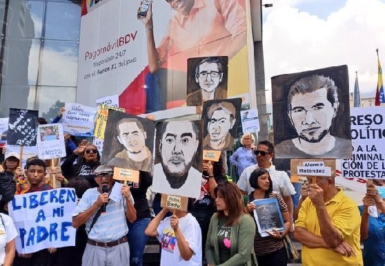 BRParaguana's tweet photo. 🚨 #10Ago Sentencia ejecutada a los 6 luchadores sociales es una enfrenta contra el movimiento laboral que exige #SalarioContitucional #AberranteSentencia 
#SonInocentes
#LiberenALosLuchadores https://t.co/anOpnJIpcD