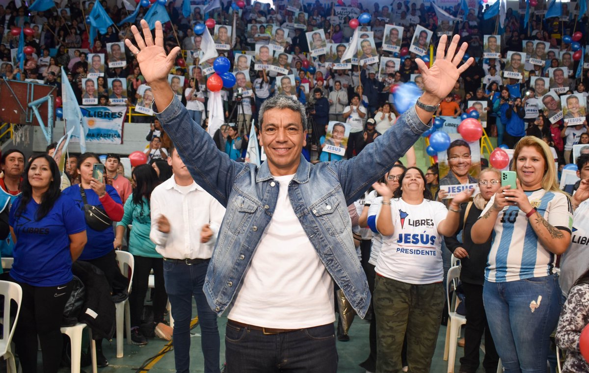 jesusescobarnqn's tweet photo. Este domingo irrumpirá en la Argentina una nueva representación del campo popular. Chau Massa. Para enfrentar a la derecha, a Larreta, a Milei, a Bullrich, acá está lo nuevo y llegó para quedarse: vamos Libres del Sur! Vamos a hacer un gobierno para el pueblo!
#JESUSPresidente https://t.co/pGahGE7iSy