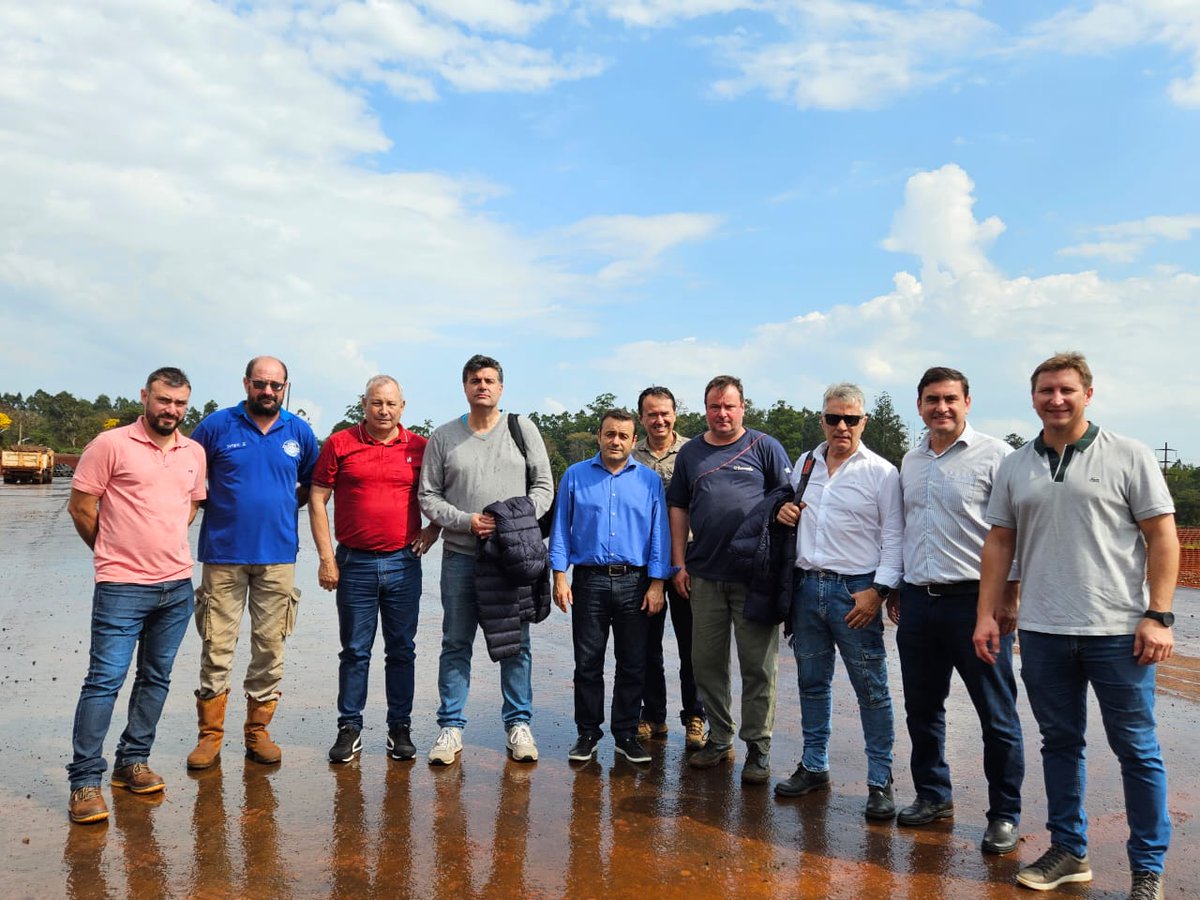 FeMADMisiones's tweet photo. #MisioneroDePista ¡RECIBIMOS A LA #CDA Y SE INSPECCIONÓ EL #autodromoeldorado !
#FeMAD recibió a Diego Mesa, Gerente General de la CDA del ACA quien recorrió el circuito junto Roberto Argento de la ACTC. Apuntó detalles y se realizará una nueva inspección. https://t.co/FfcWsuHfCL