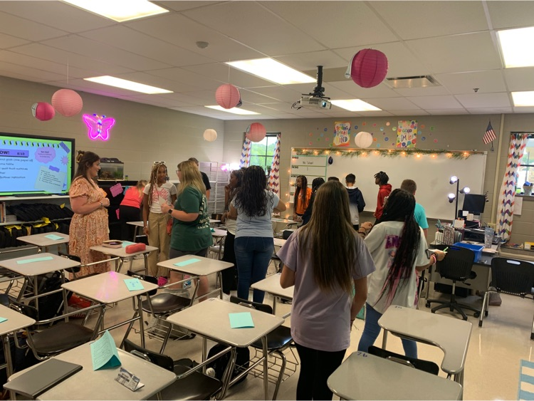 CaMSEagles's tweet photo. What a great day to be an eagle! 🦅 Spirits were high as students enjoyed their first day back! #flyasone https://t.co/4Ka8a42OV7