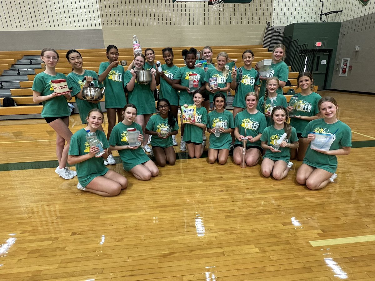 TSMScheer's tweet photo. What do we drink out of at practice? Anything but a water bottle! 
#WereHereForTheCheers
#TitanTogetherness
#TSMSpride
#celebrateKISD
#middleschoolcheer
@TSMSkeller
@KISDathletics
@KellerISD https://t.co/6tLFhYQ70K
