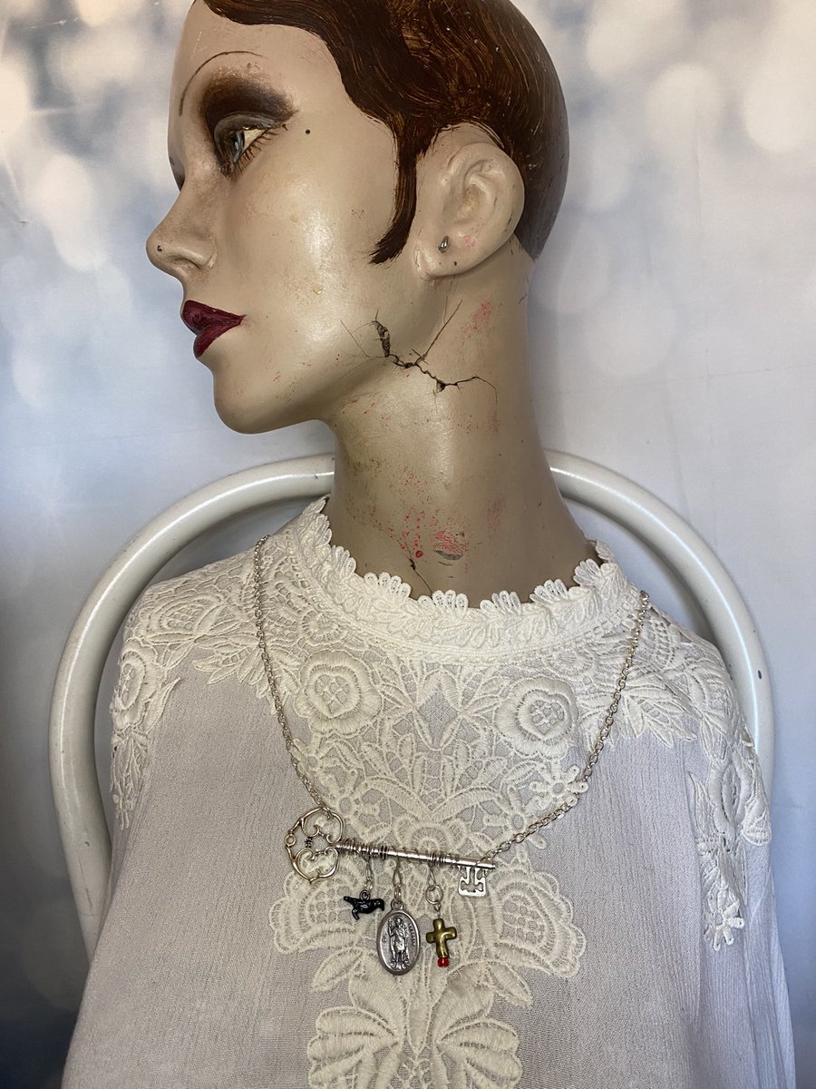 SAINT EXPEDITE KEY NECKLACE TO OBTAIN BLESSINGS FROM PATRON SAINT OF URGENT CAUSES 
The Latin cognate is clear in the English word “to expedite” — learn more about St. Expeditus on my site uglyshyla.bigcartel.com