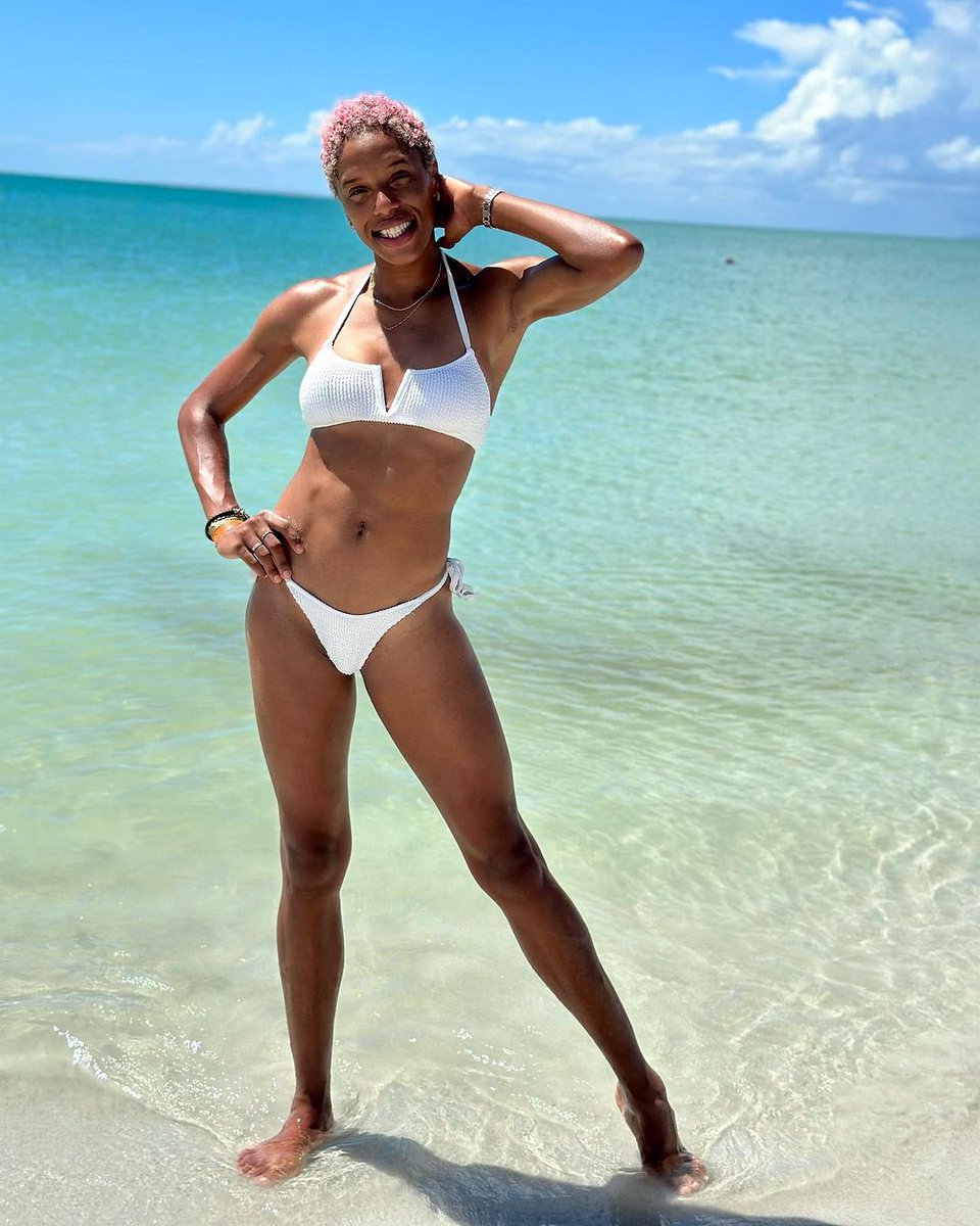 Una foto en bikini en algún lugar paradisíaco de mi país🇻🇪 ✨🫶