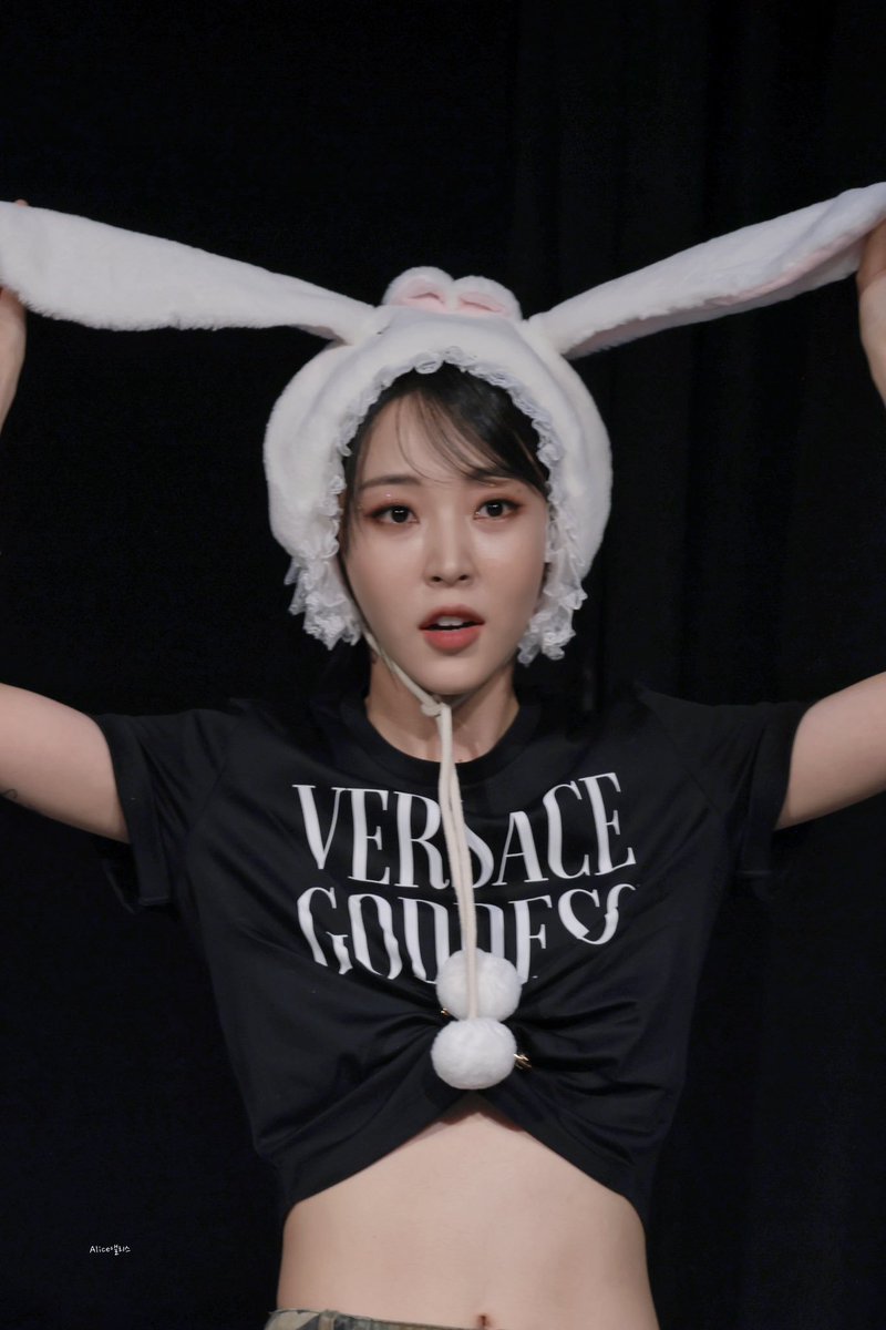 moonbyul pics tweet media