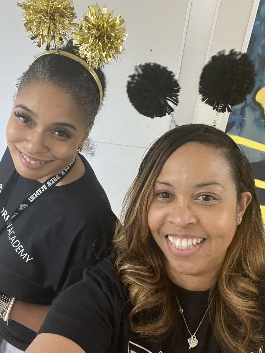 knray_ray's tweet photo. Tutu excited about the first of school at Drew Academy. #MyAldine https://t.co/3VL5vz4cSs