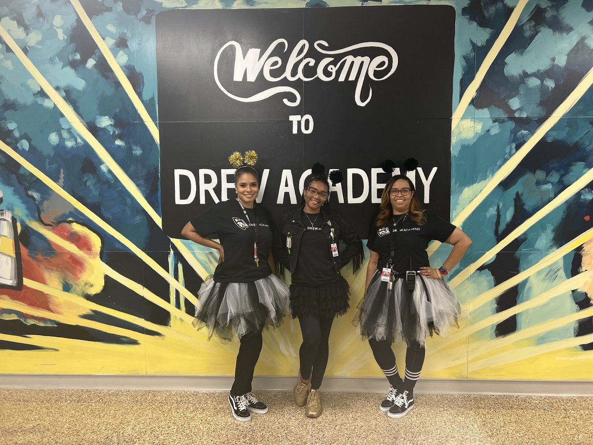 knray_ray's tweet photo. Tutu excited about the first of school at Drew Academy. #MyAldine https://t.co/3VL5vz4cSs