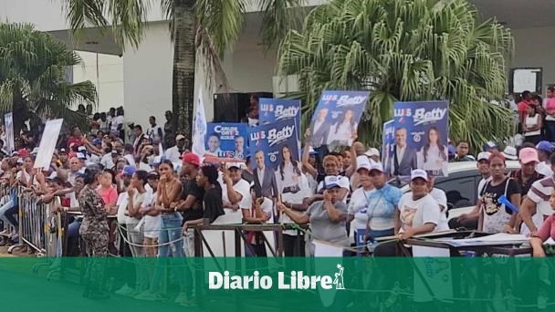 DiarioLibre's tweet image. 🗞 |#NacionalDL| Inauguración de hospital en SDN se convierte en mitin político

🔗ow.ly/pZQZ50Px6HC

#DiarioLibre #Inauguración #StoDgoNorte #Mitín