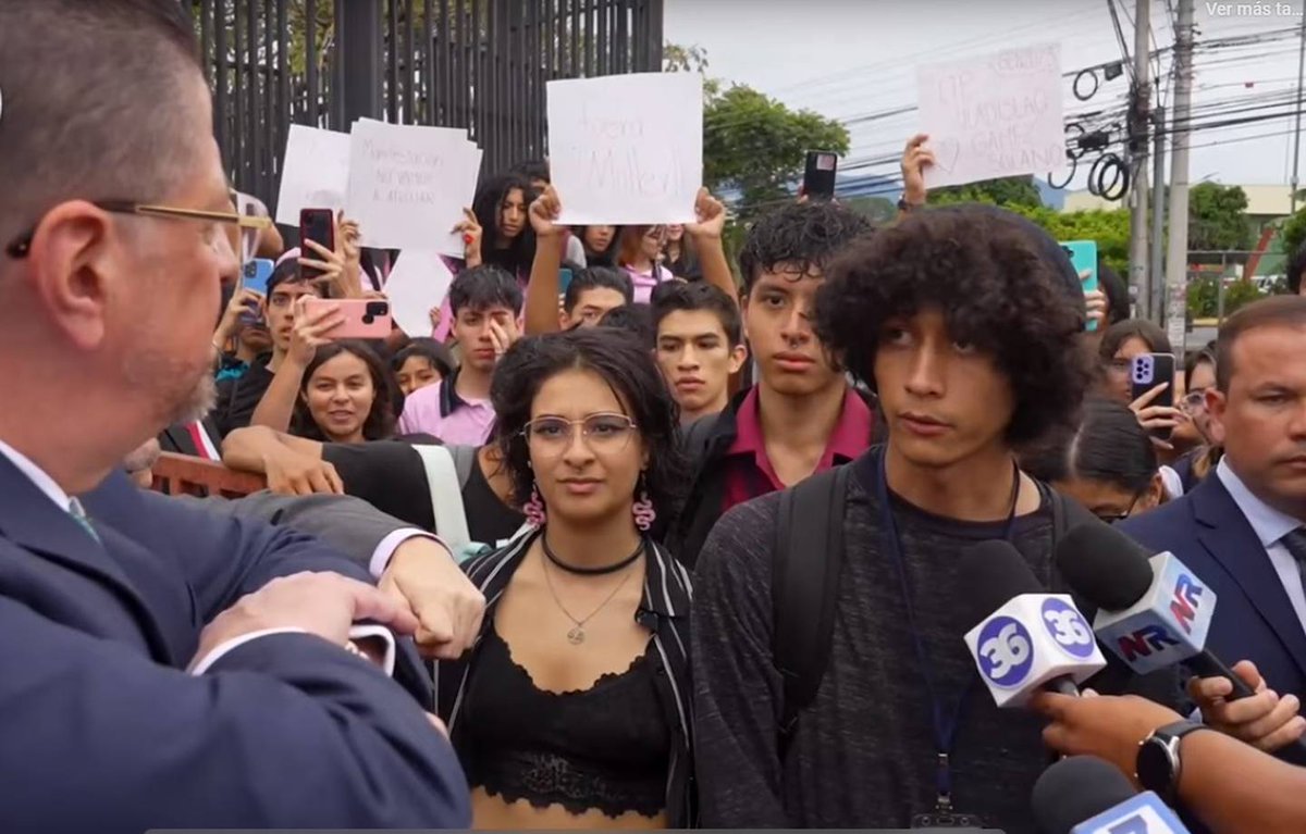 Su servidor ha sido docente desde inicios de este siglo y me acuerdo muy bien cuando se comenzaron a “pasear” en la educación con la abominable ideología del “pobrecito”; recuerdo muy bien que la estocada profunda la dio un ministro progre, que con sus ideas fue socavando poco a