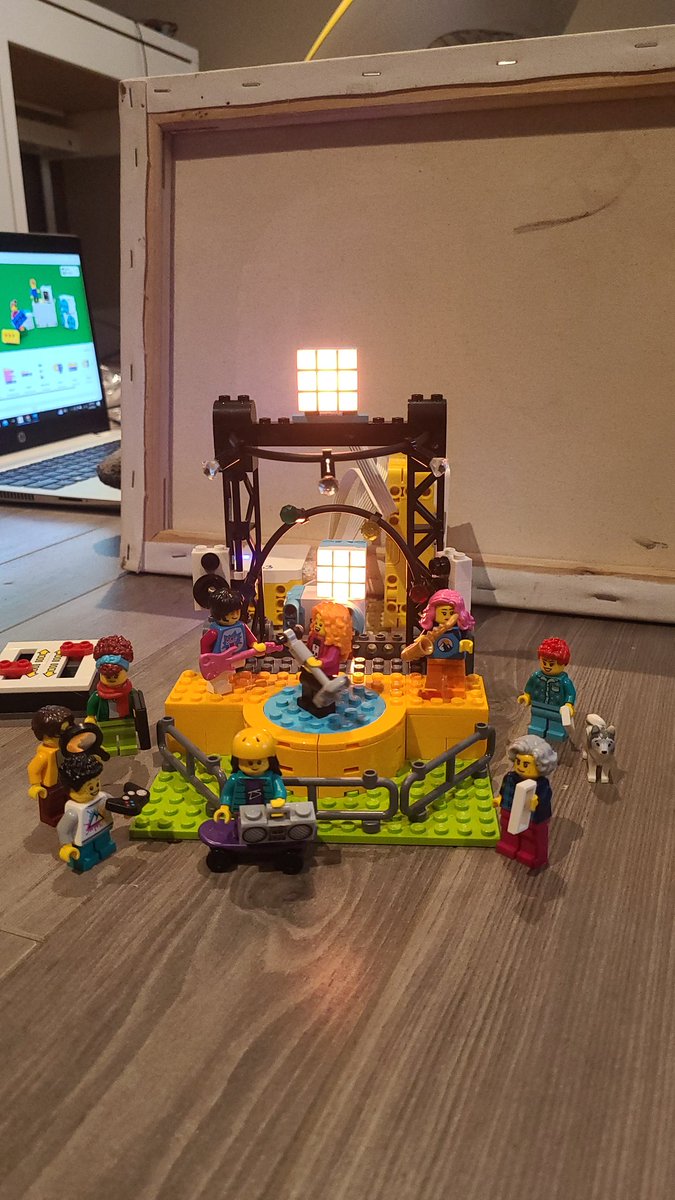 realTechDadlife's tweet photo. 🎥🌟 Geting ready for an electrifying show as we bring the stage to life! Don't miss out on our captivating production. 😀 🔦🎬 @firstlegoleague @CANFIRST #Explore #FLL2023 #Masterpiece https://t.co/mGdbKWQyMb