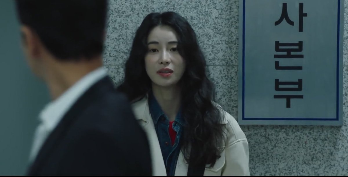 #LimJiyeon has been on a roll lately with killer performances in #TheGlory and #LiesHiddenInMyGarden. I have not read the webtoon - #TheKillingVote, so I hope there is more to her character. Her character works best when she is helping #ParkHaeJin. #TheKillingVoteEp1