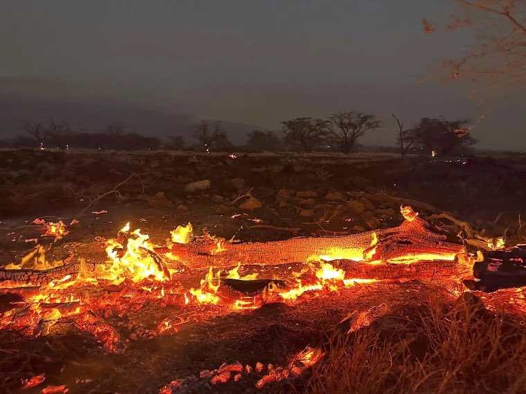 klc1977's tweet photo. The entire island of #maui is burning up, hundreds of people are dead, and @cnn leads their prime time show with Trump. SMDH. @elonmusk it’s pathetic, right?! https://t.co/CH0aLoKTLi