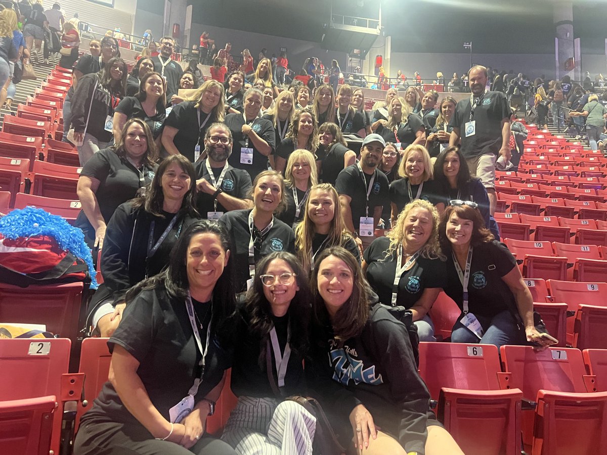 FHSAPerkins's tweet photo. It was an amazing day to be a part of CVUSD. I love CVUSD and my Flying Hills Family.  It is going to be a great year!!! ⁦@CajonValleyUSD⁩ ⁦@CajonVapa⁩ ��@FlyingHillsFAME⁩ ⁦@davidmiyashiro⁩ https://t.co/gLxtl1F1KZ