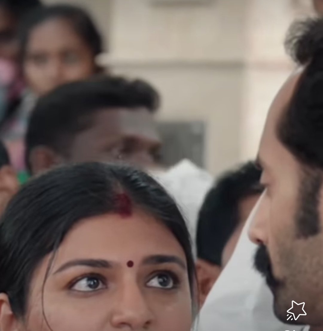senthil_mahima's tweet photo. @actorfahadfazil இந்த ஆளு கண்ணும் நடிக்கும் என்பதற்கு சிறந்த காட்சி மனைவியிடம் கண்கள் பணிந்து பார்க்கும் பார்வை #realy great fahad https://t.co/N9hOj59aRj