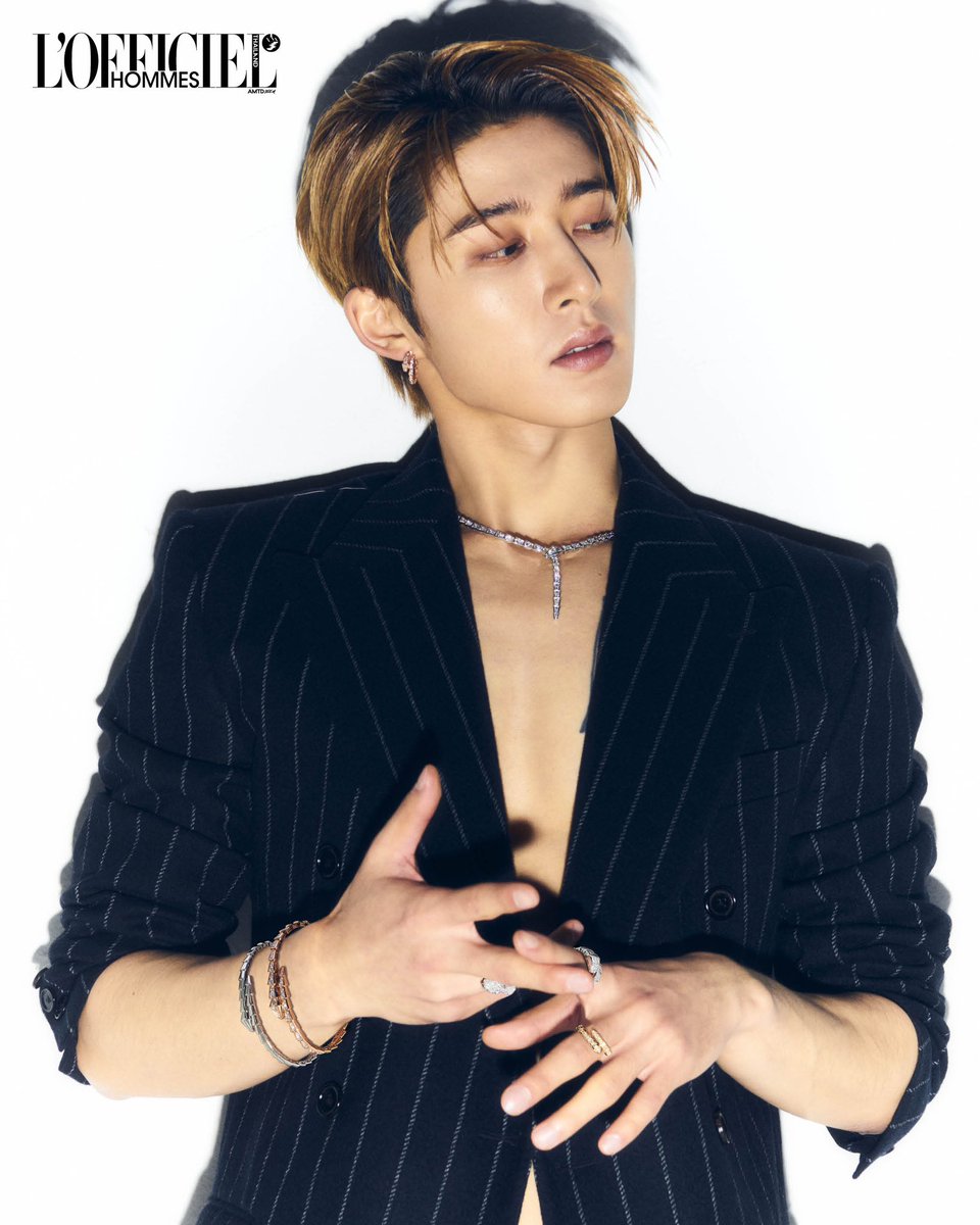 ส่งท้ายปลายสัปดาห์ด้วยภาพแฟชั่นเซ็ตสุดร้อนแรงจาก แรปเปอร์หนุ่มหล่อมากความสามารถอย่าง B.I ในลอฟฟีเซียล ออมส์ ไทยแลนด์ ฉบับประจำฤดูใบไม้ร่วง 2023 จิวเวลรีสุดหรูจาก Bulgari 

#LOfficielHommesThailandAutumn2023
#Bulgari #Shxxbi131
#HommesThailandxBI 
#LOfficielHommesThailand