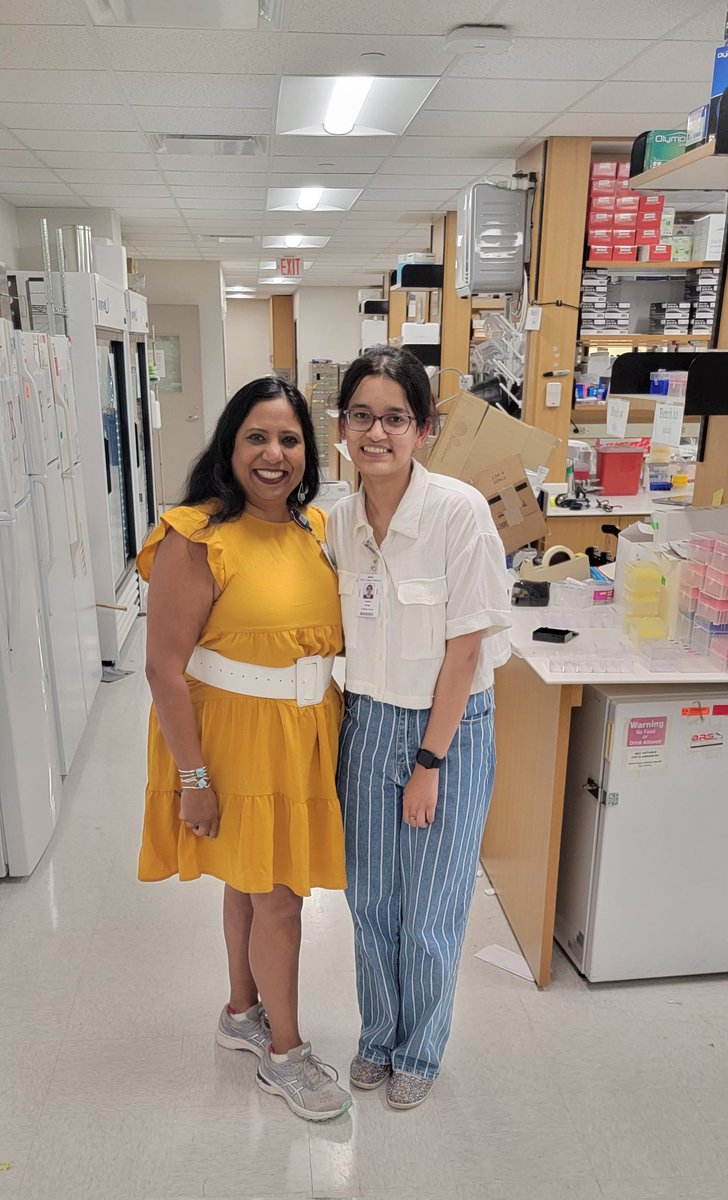 MysorekarLab's tweet image. So proud of @MysorekarLab #summerstudent @BCMDeptMedicine Aadya Singh who gave an excellent presentation and had cool data to share.  Kudos to her wonderful mentors @AdwaitaParab and @Salazar_A7780 👏👏👏
#nextgen #bladder  #UTI #aging research