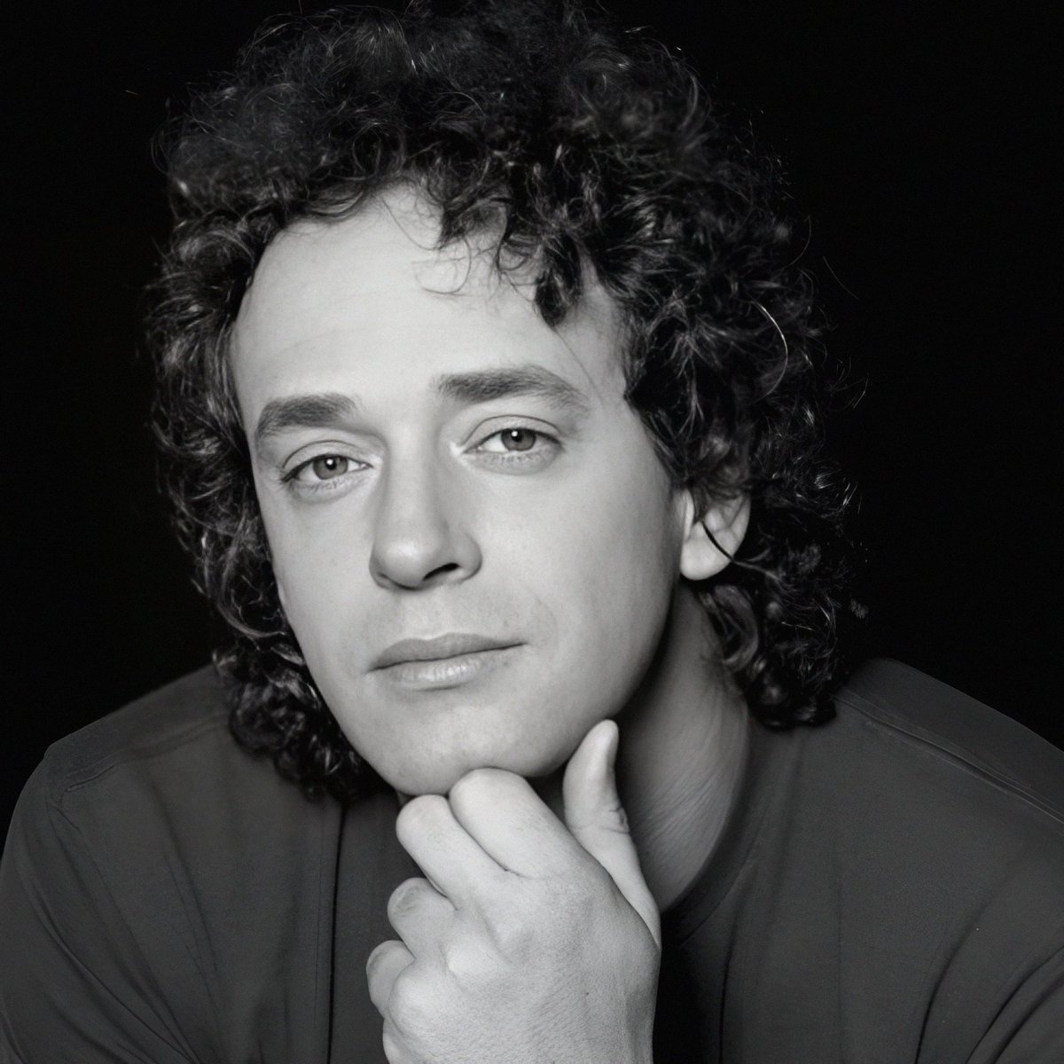 📣 | El 11 de Agosto de 1959 nacía en Buenos Aires, Argentina, Gustavo Cerati. 

Hoy cumpliría 64 años.