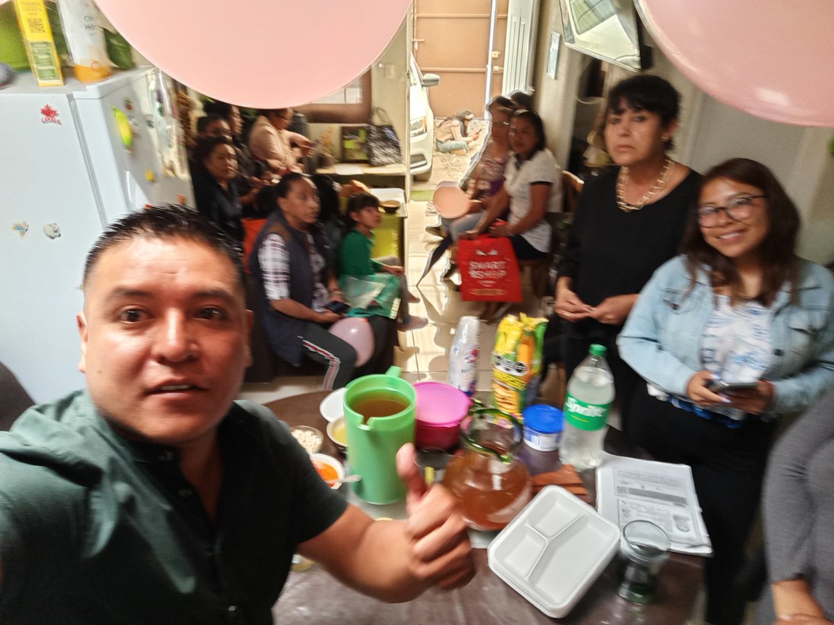 Charlychaly06's tweet photo. #AlfredoDelMazo #Toluca #Distrito34 un placer formar parte de un gran equipo con compromiso, constancia, disciplina y Respeto....👍🤜 https://t.co/dDfMq0nHo4